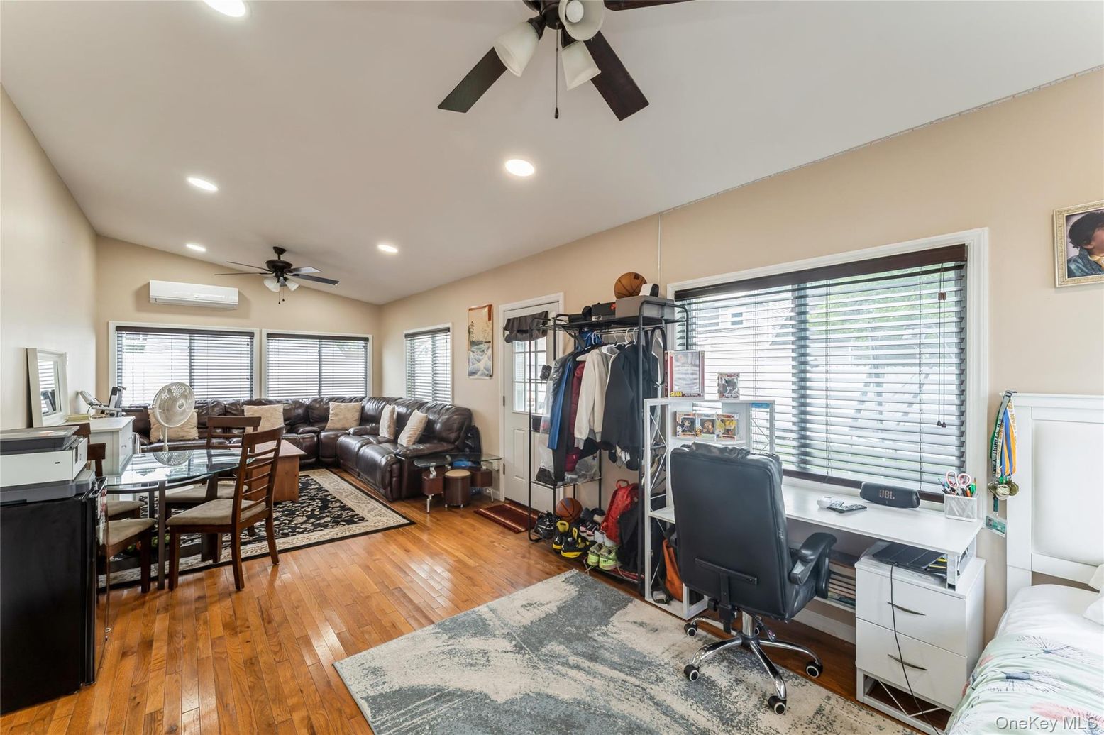 Home Office, Interior, Living room, Recessed Lighting, Wood Texture Flooring