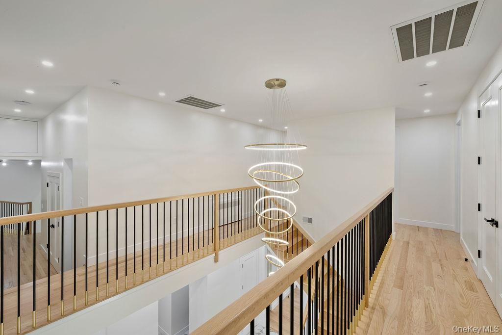 Interior, Pendant Lights, Recessed Lighting, Wood Texture Flooring