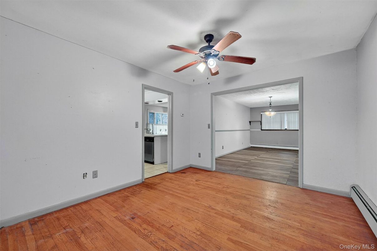 Empty room, Interior, Pendant Lights, Wood Texture Flooring