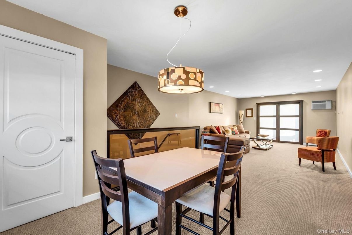 Dining room, Interior, Living room, Recessed Lighting