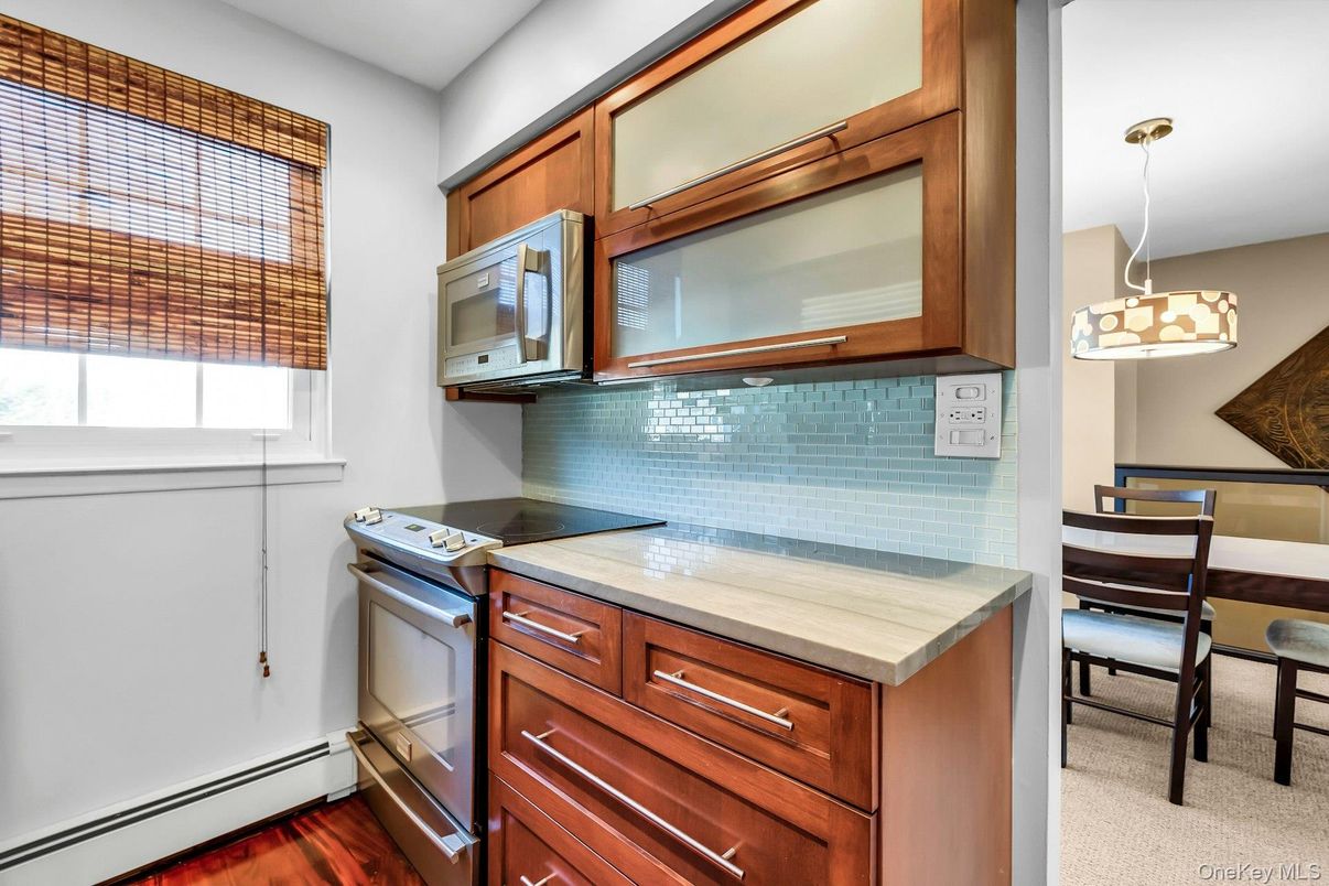 Dining room, Interior, Kitchen, Pendant Lights, Wood Texture Flooring