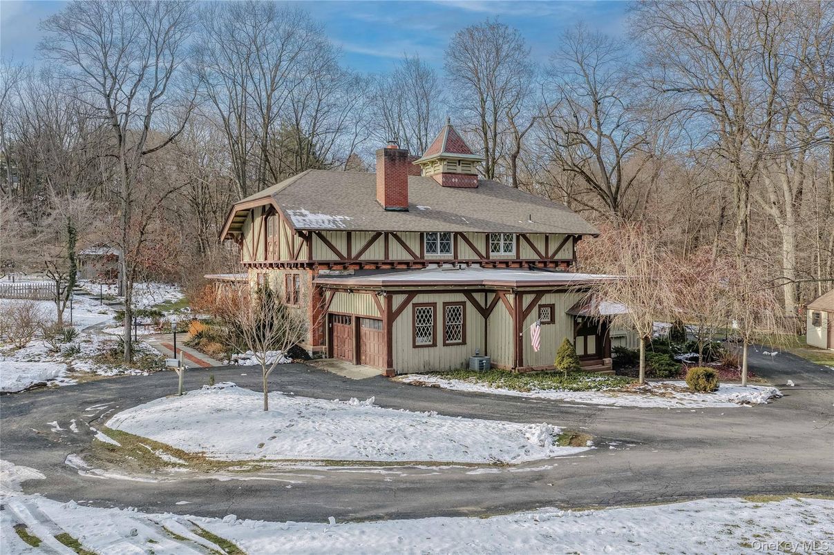 Exterior, Facade, Tudor Revival