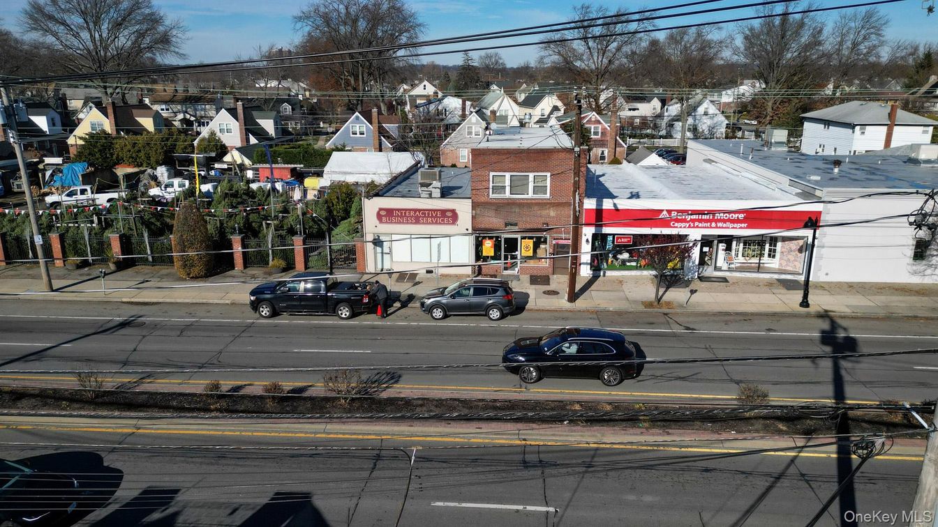 Attached, Exterior, Facade, None