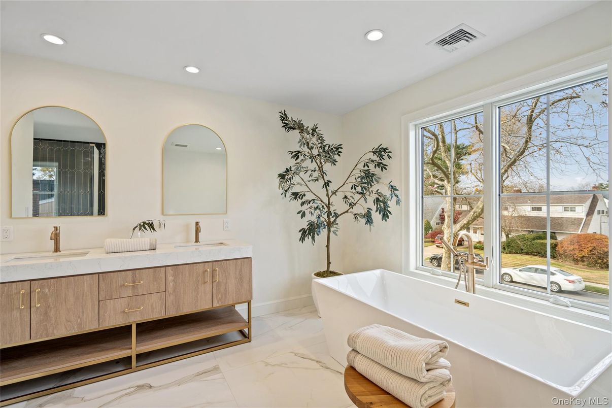 Bathroom, Dual Sink Vanities, Free Standing Baths, Interior, Marble, Recessed Lighting