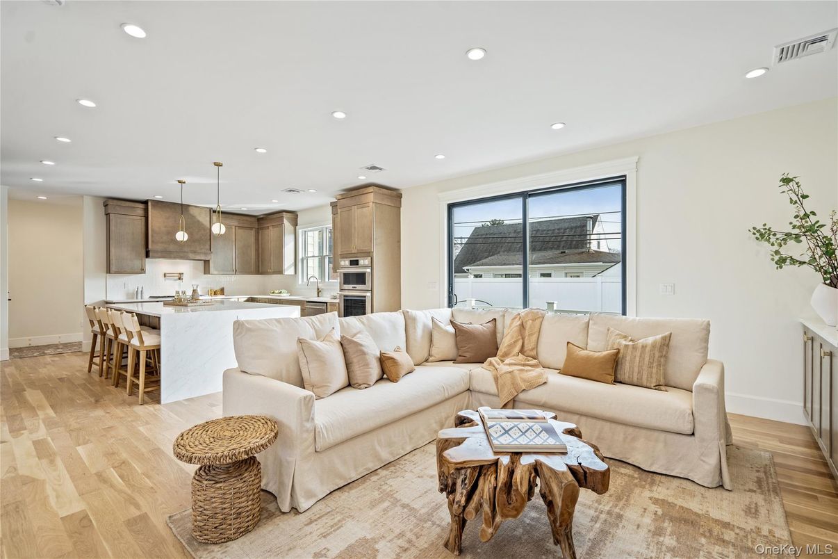 Interior, Kitchen, Living room, Pendant Lights, Recessed Lighting, Stainless Steel Appliances, Wood Texture Flooring