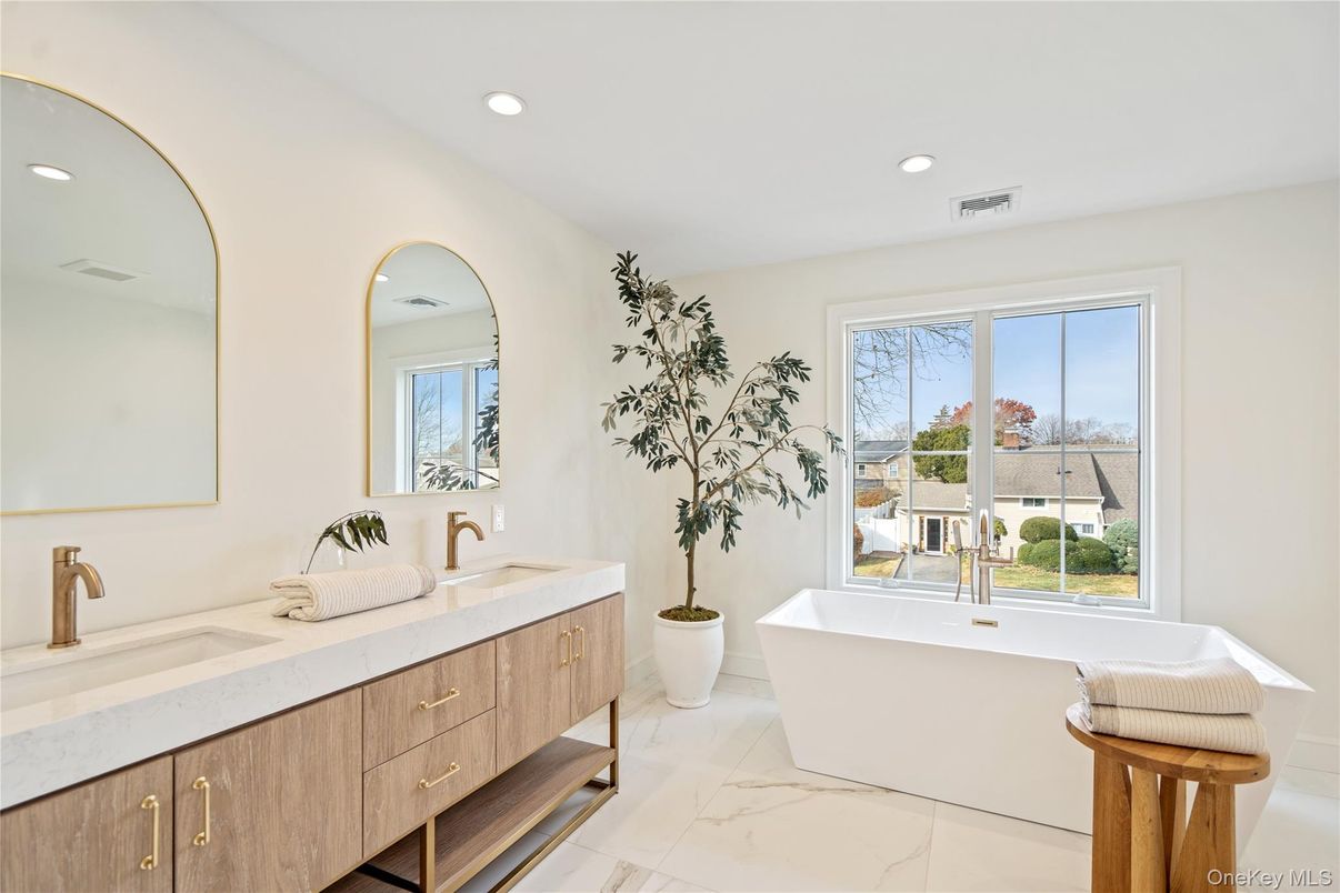 Bathroom, Dual Sink Vanities, Free Standing Baths, Interior, Marble, Recessed Lighting