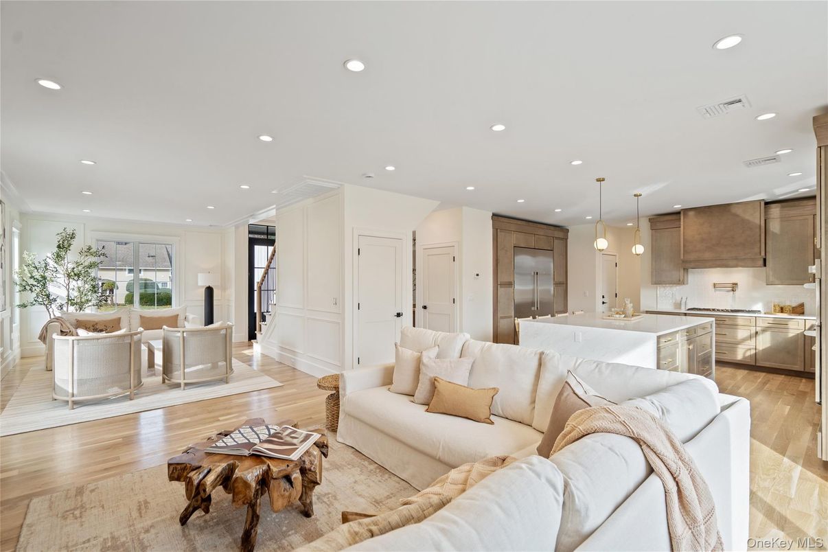 Dining room, Interior, Kitchen, Living room, Pendant Lights, Recessed Lighting, Wood Texture Flooring