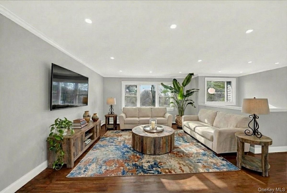 Interior, Living room, Recessed Lighting, Wood Texture Flooring