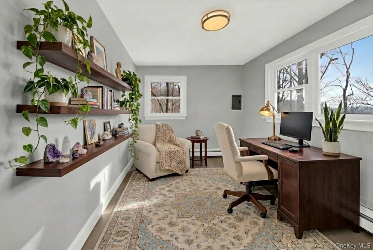 Home Office, Interior