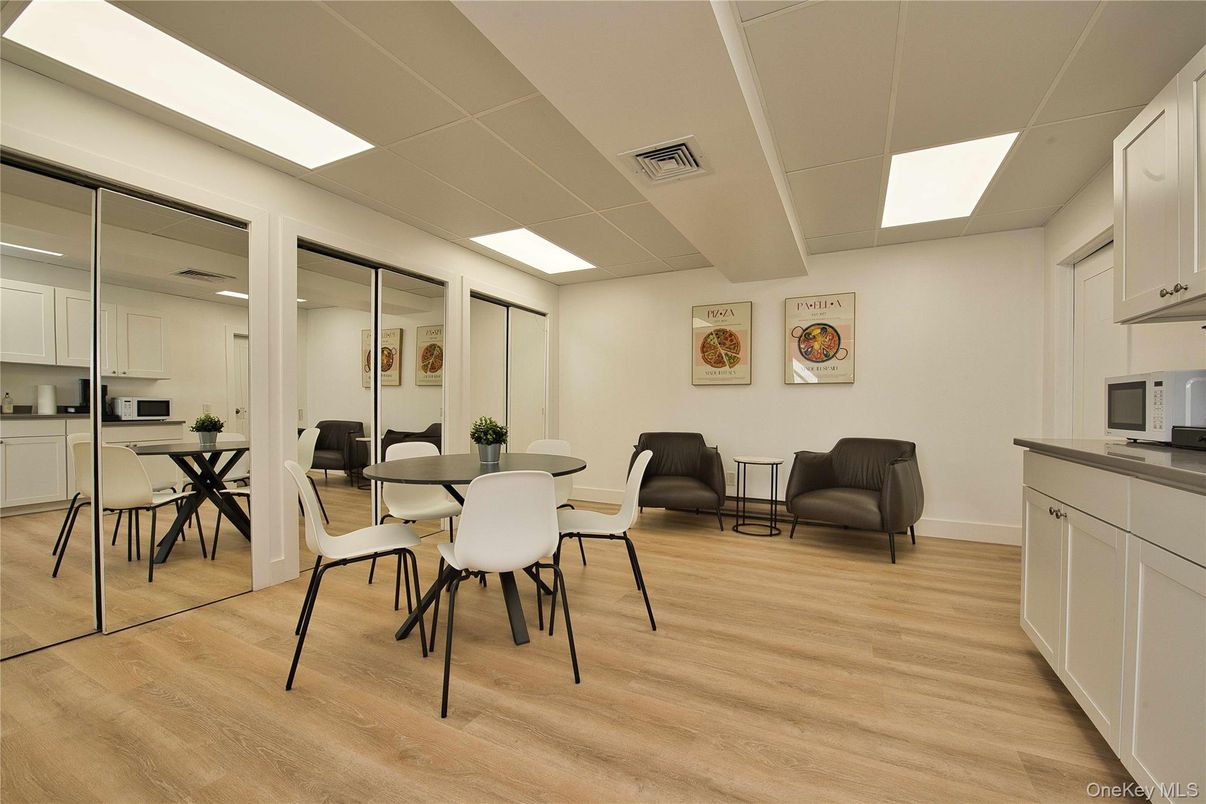 Dining room, Interior, Kitchen, Recessed Lighting, Wood Texture Flooring