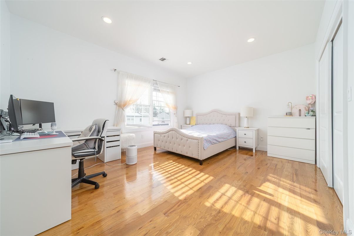 Bedroom, Home Office, Interior, Recessed Lighting, Wood Texture Flooring