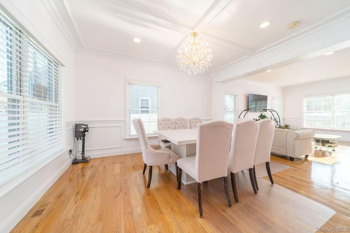 Chandelier, Dining room, Interior, Living room, Recessed Lighting, Wood Texture Flooring