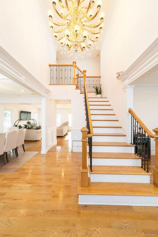 Chandelier, Dining room, Interior, Recessed Lighting, Wood Texture Flooring