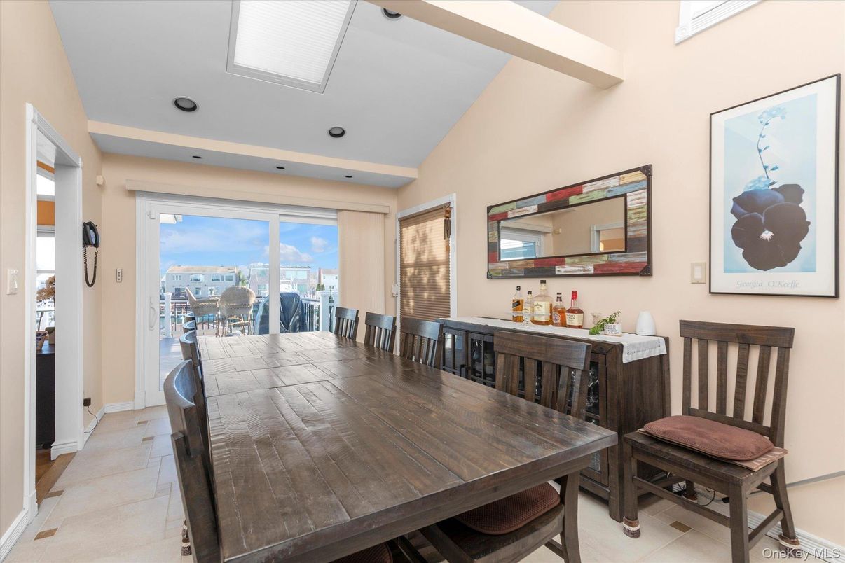 Dining room, Interior, Recessed Lighting