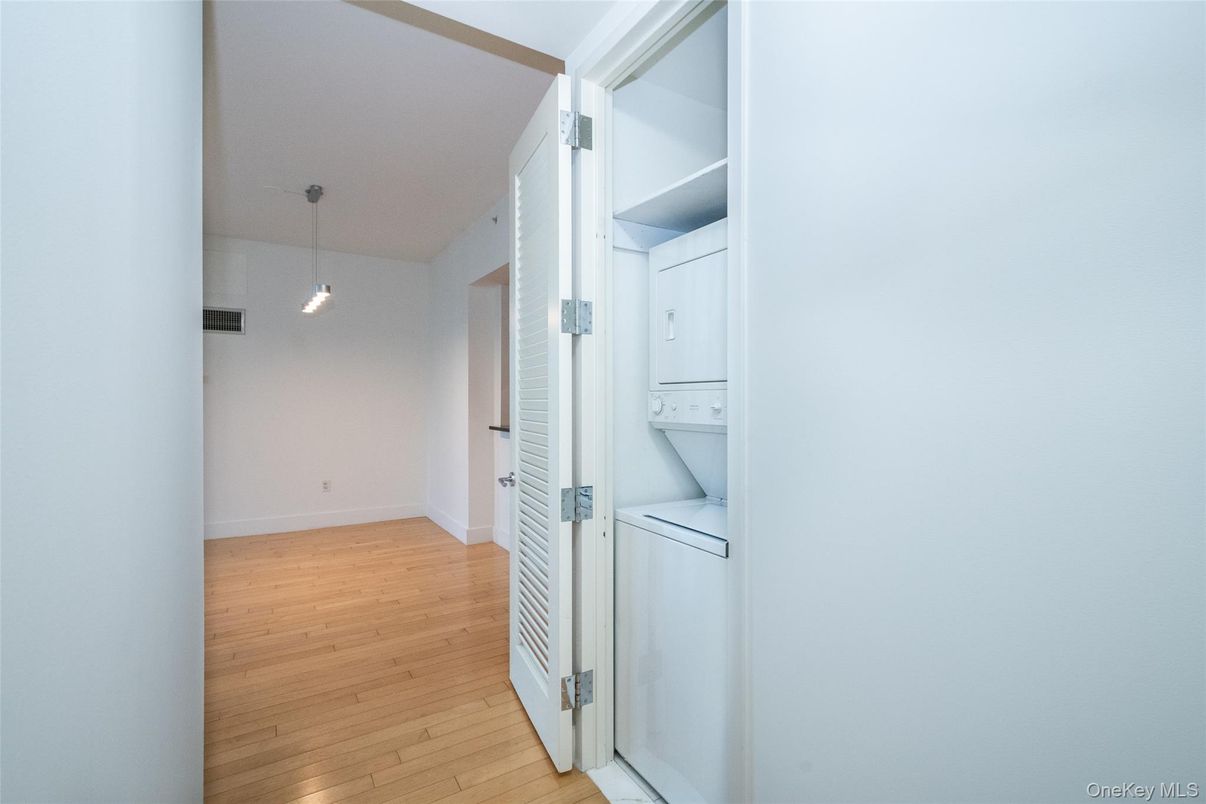Interior, Pendant Lights, Utility Closets, Washer, Wood Texture Flooring