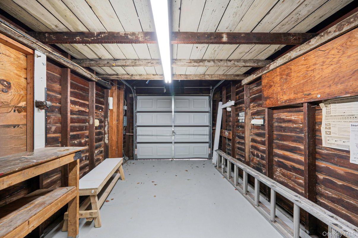 Garage, Interior, Wooden Beams, Wooden Walls