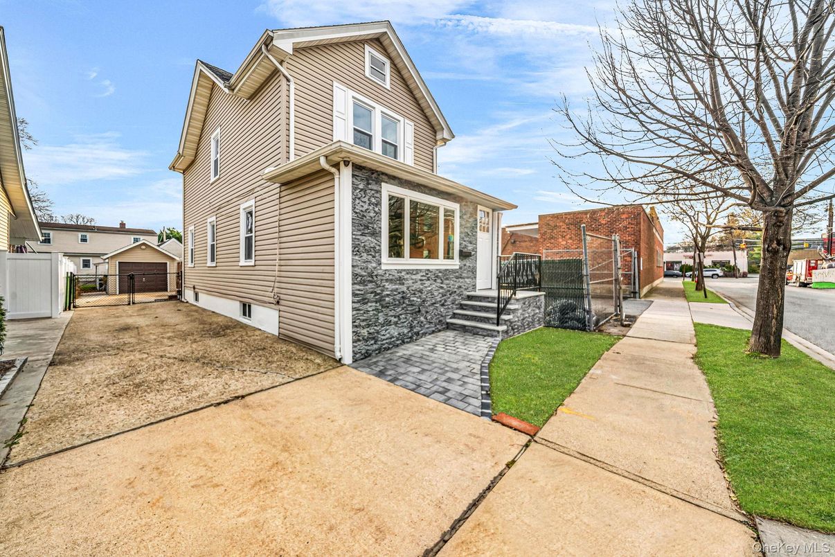 Detached Garage, Exterior