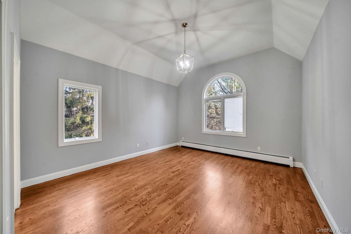 Empty room, Interior, Pendant Lights, Wood Texture Flooring