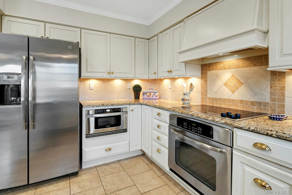 Interior, Kitchen, Stainless Steel Appliances