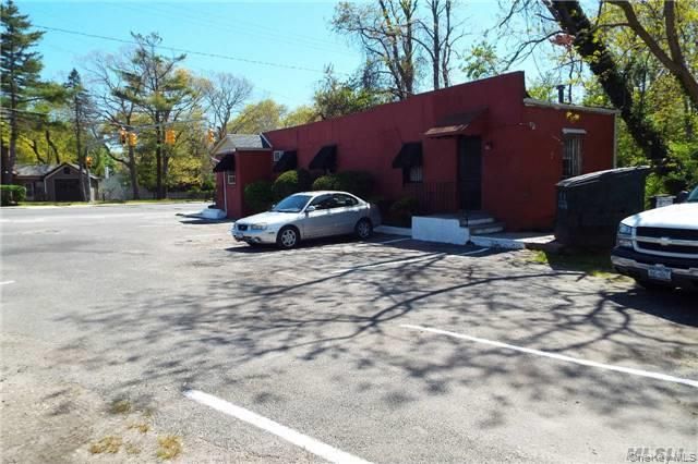 Exterior, Facade, None