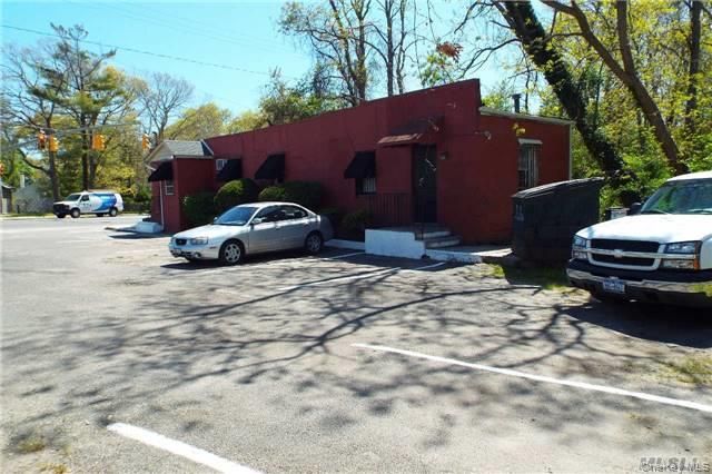 Exterior, Facade, None