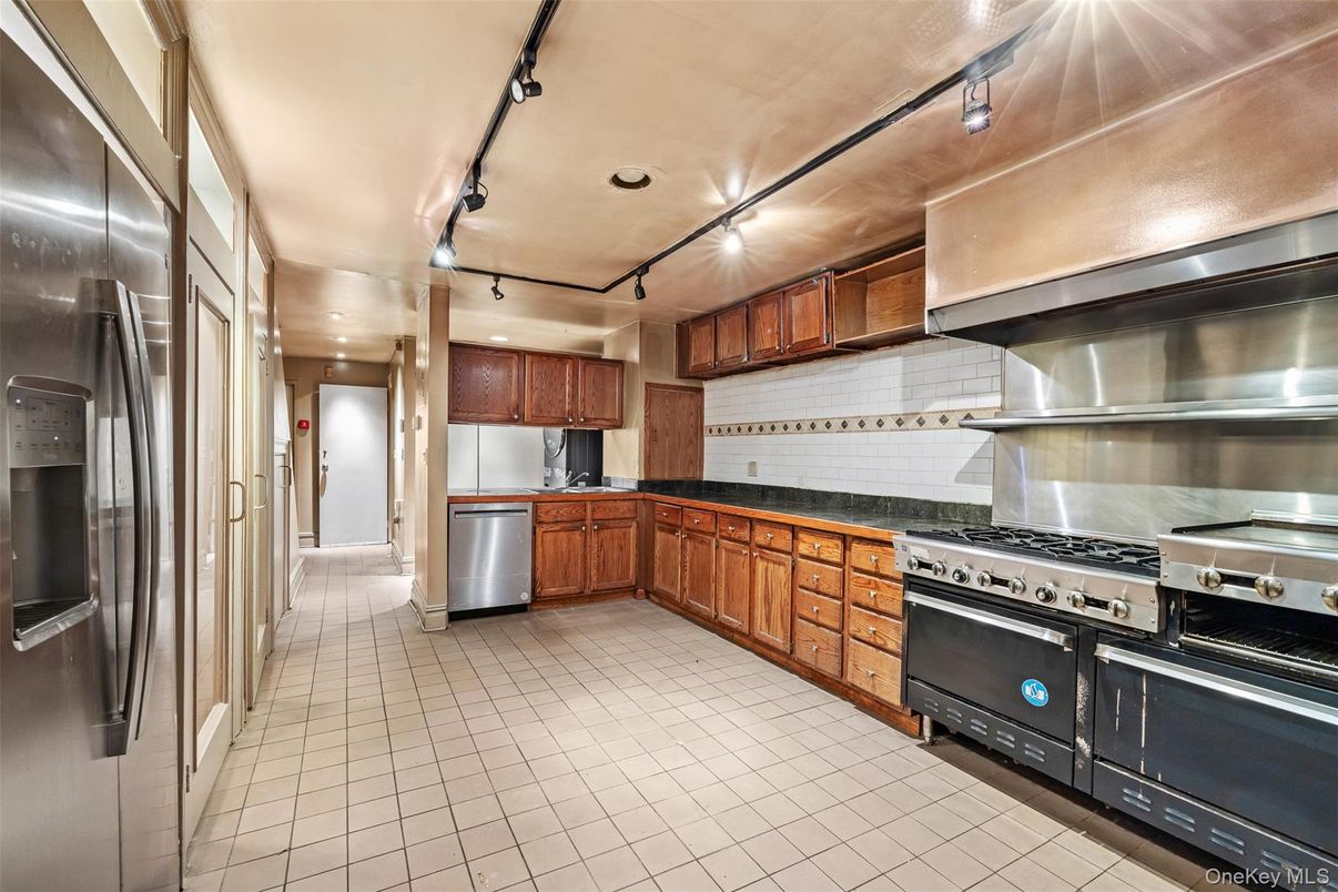 Interior, Kitchen, Stainless Steel Appliances