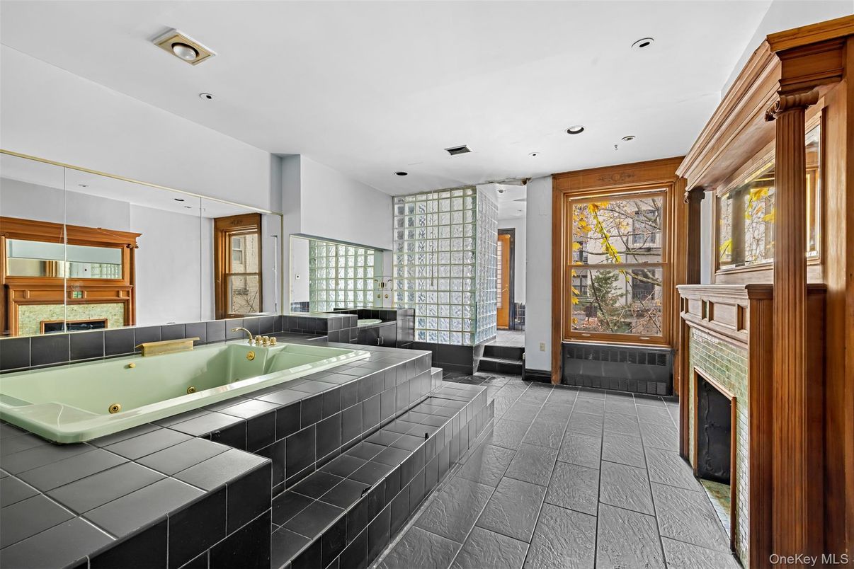 Bathroom, Fireplace, Interior, Recessed Lighting