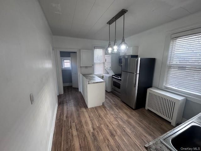 Interior, Kitchen, Pendant Lights, Wood Texture Flooring