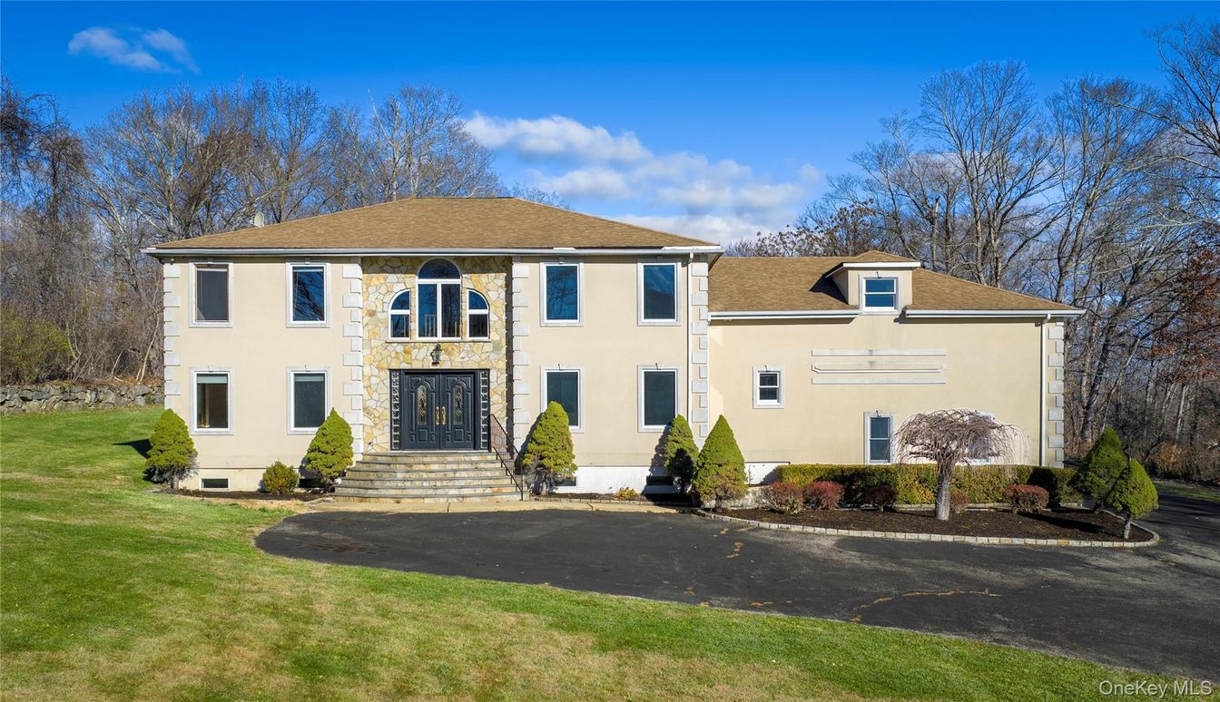 Exterior, Facade, French Provincial