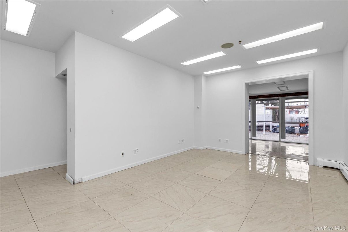 Empty room, Interior, Marble, Recessed Lighting