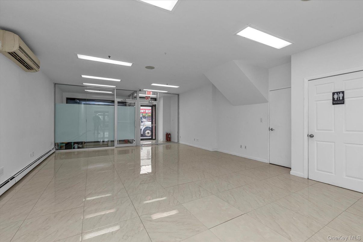 Empty room, Interior, Marble, Recessed Lighting