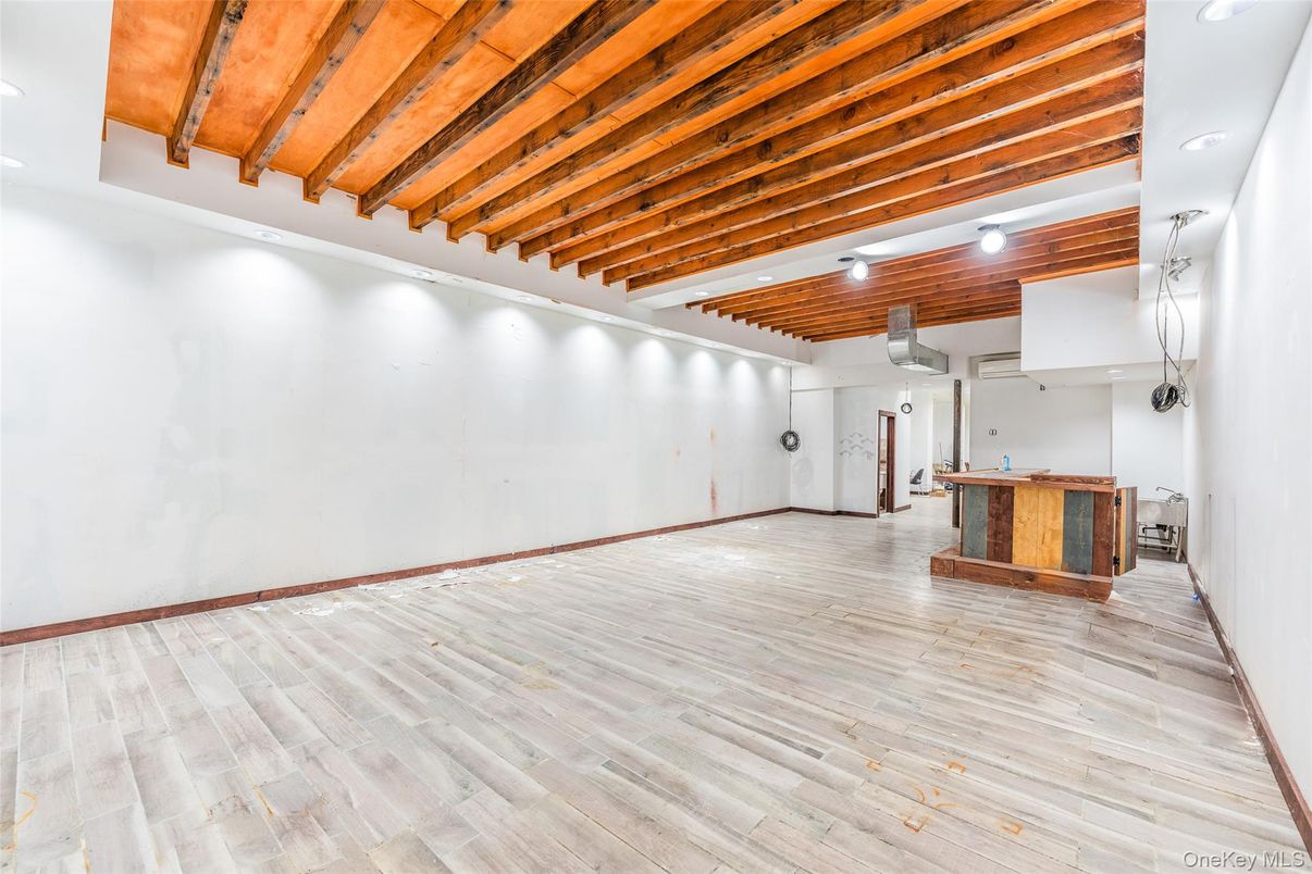 Empty room, Interior, Recessed Lighting, Wooden Beams, Wooden Ceilings, Wood Texture Flooring