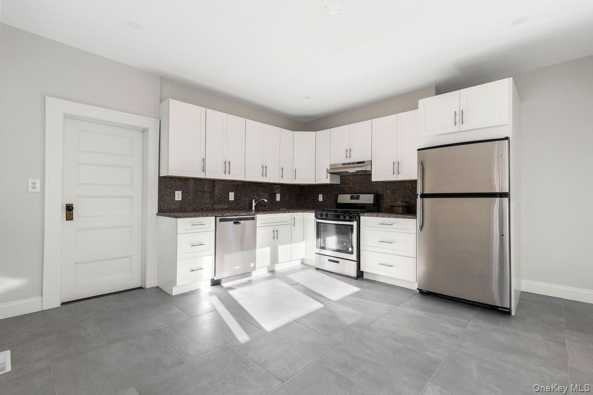 Interior, Kitchen, Stainless Steel Appliances