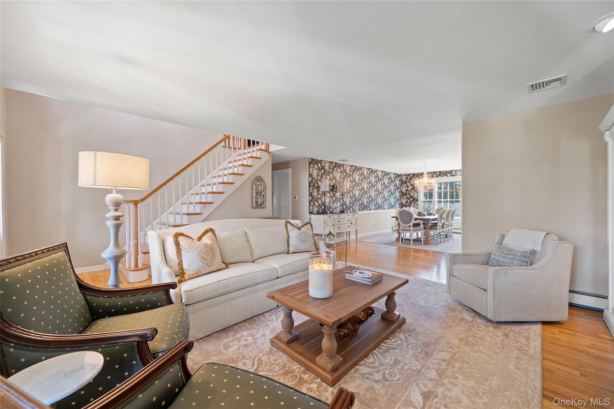 Chandelier, Dining room, Interior, Living room, Wood Texture Flooring