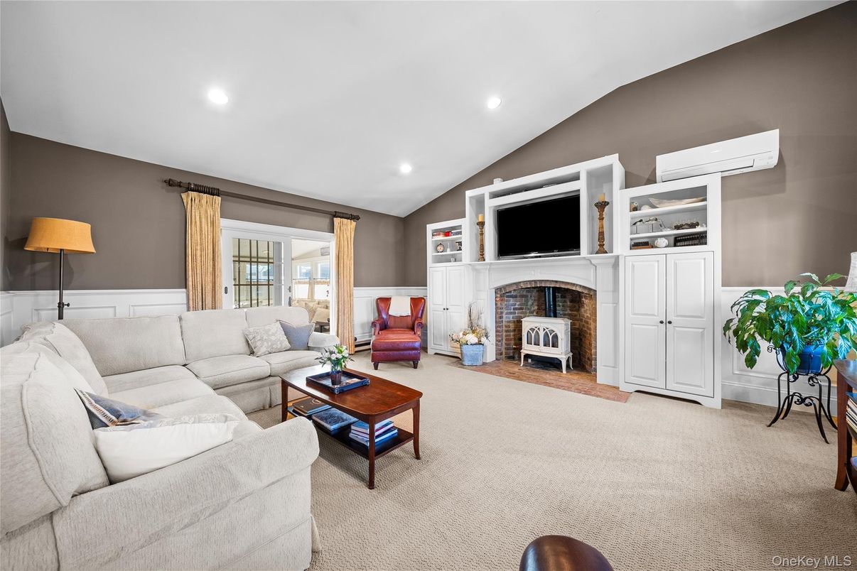 Fireplace, Interior, Living room, Recessed Lighting