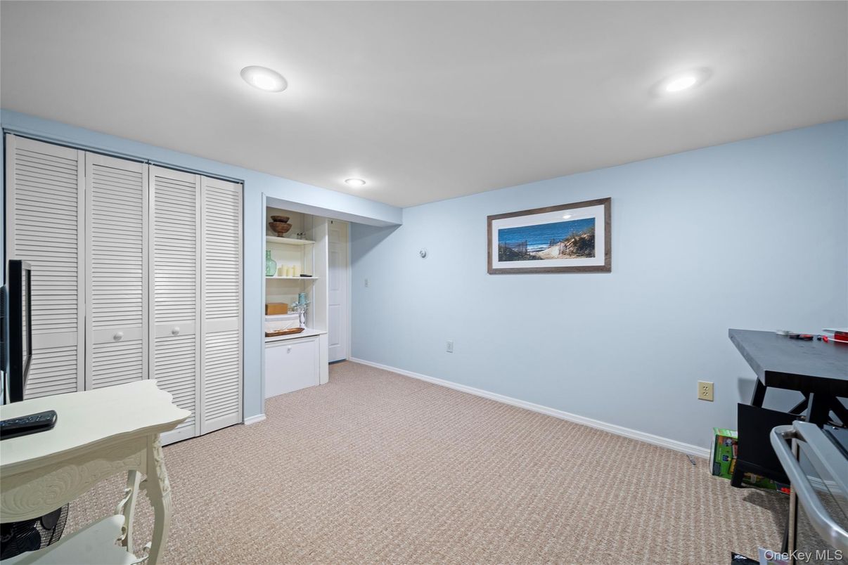 Fitness Equipment, Interior, Recessed Lighting