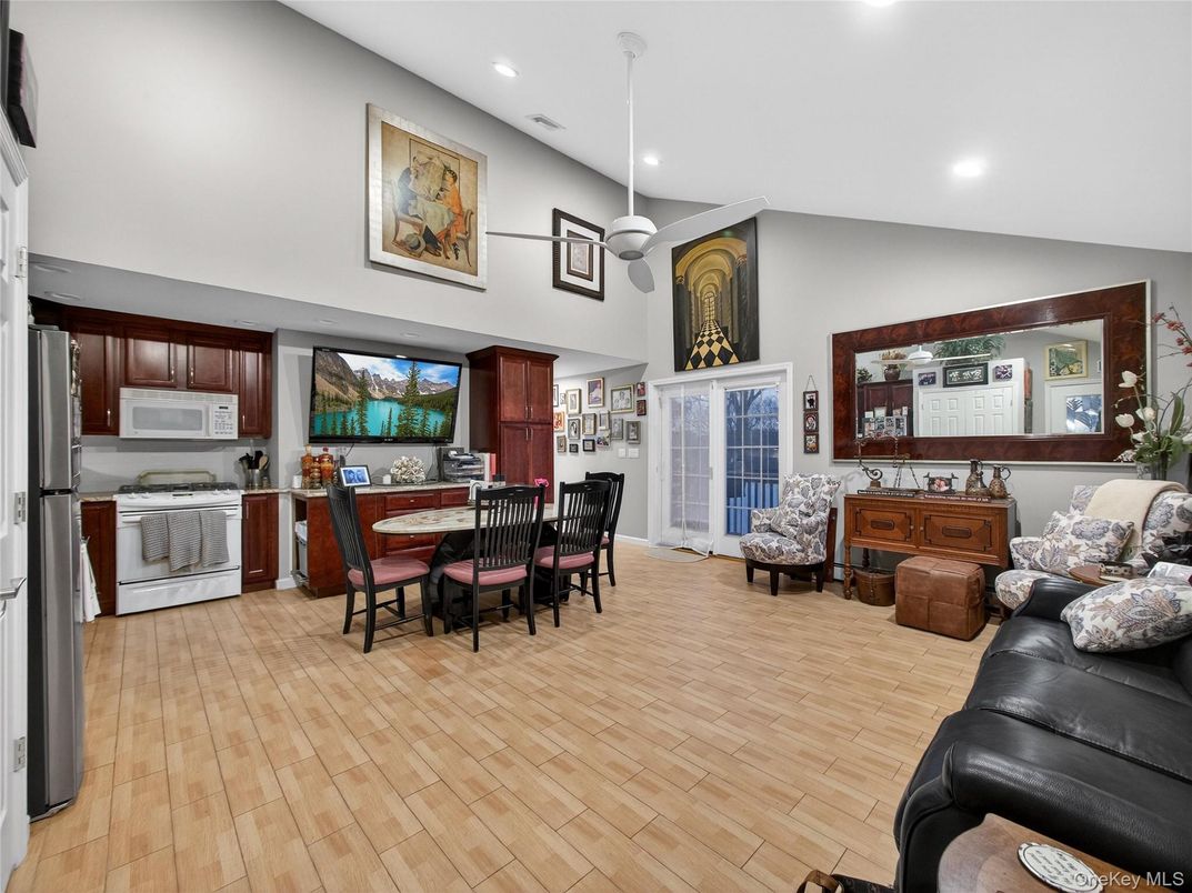 Dining room, Interior, Kitchen, Living room, Pendant Lights, Recessed Lighting, Wood Texture Flooring