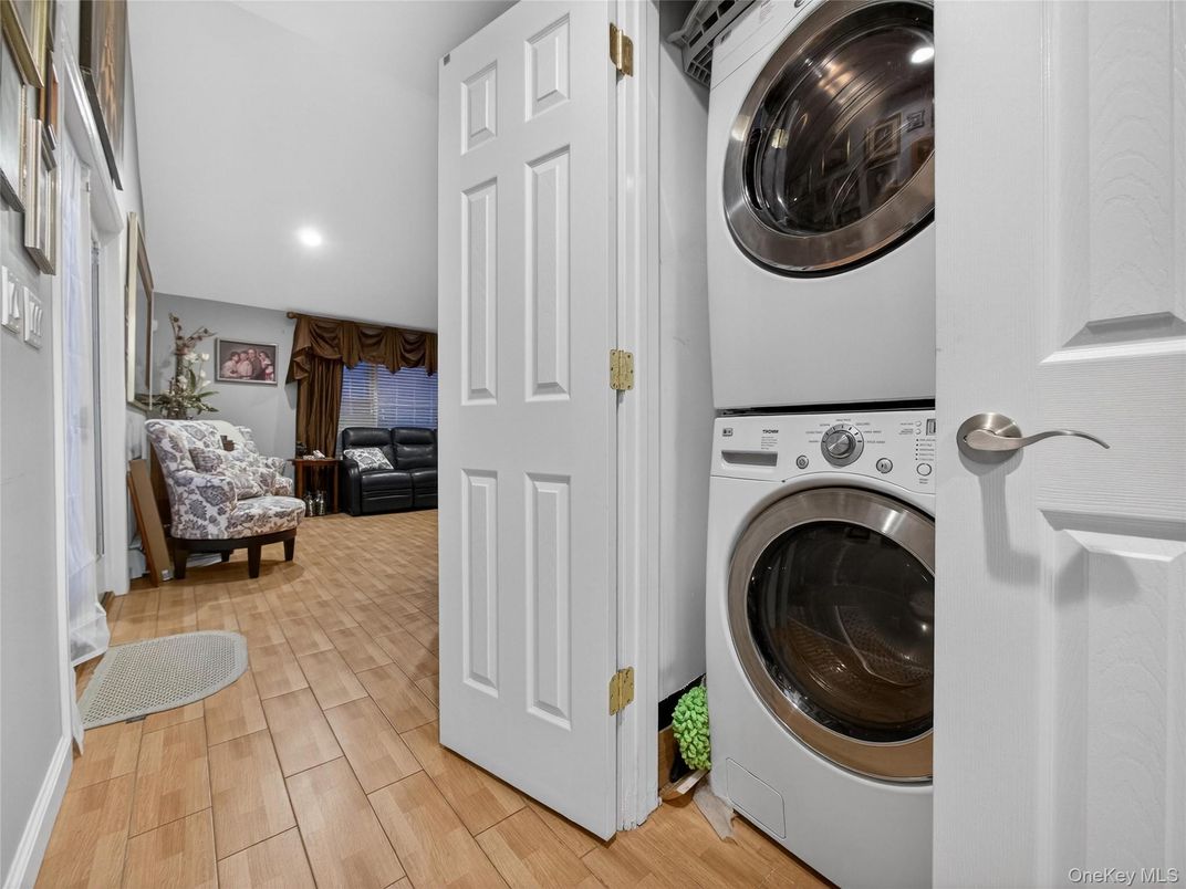 Interior, Recessed Lighting, Utility Closets, Washer, Wood Texture Flooring