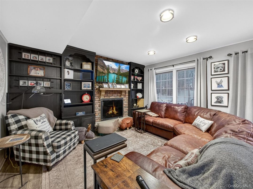 Fireplace, Interior, Living room, Recessed Lighting