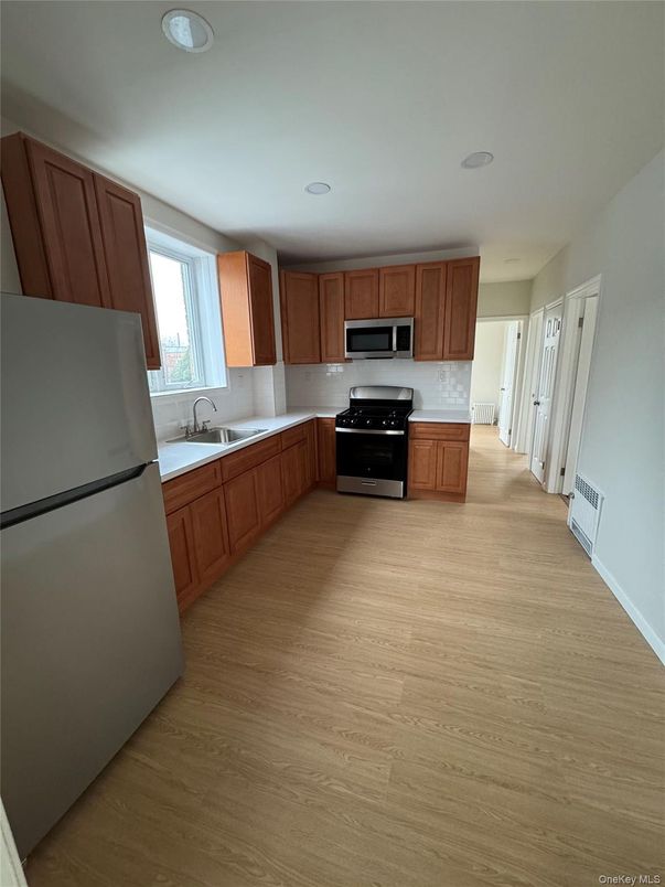 Interior, Kitchen, Stainless Steel Appliances, Wood Texture Flooring