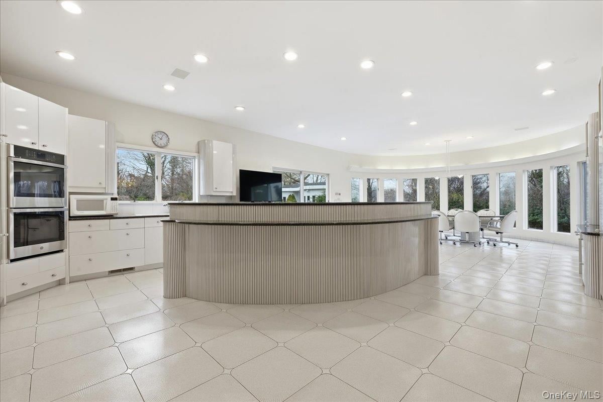 Dining room, Interior, Kitchen, Recessed Lighting, Stainless Steel Appliances