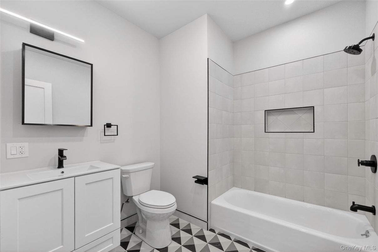 Bathroom, Interior, Recessed Lighting