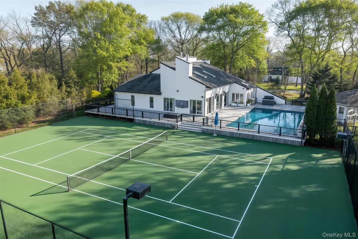 Exterior, Tennis Courts
