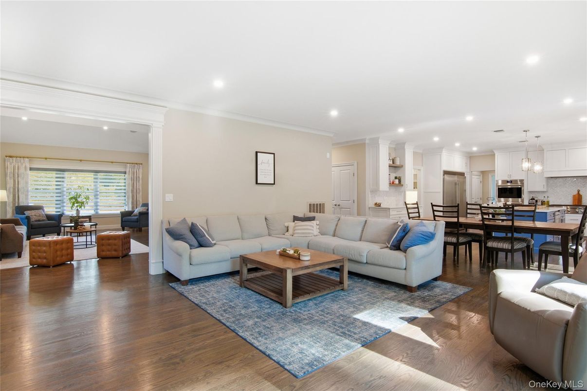 Dining room, Interior, Kitchen, Living room, Pendant Lights, Recessed Lighting, Stainless Steel Appliances, Wood Texture Flooring