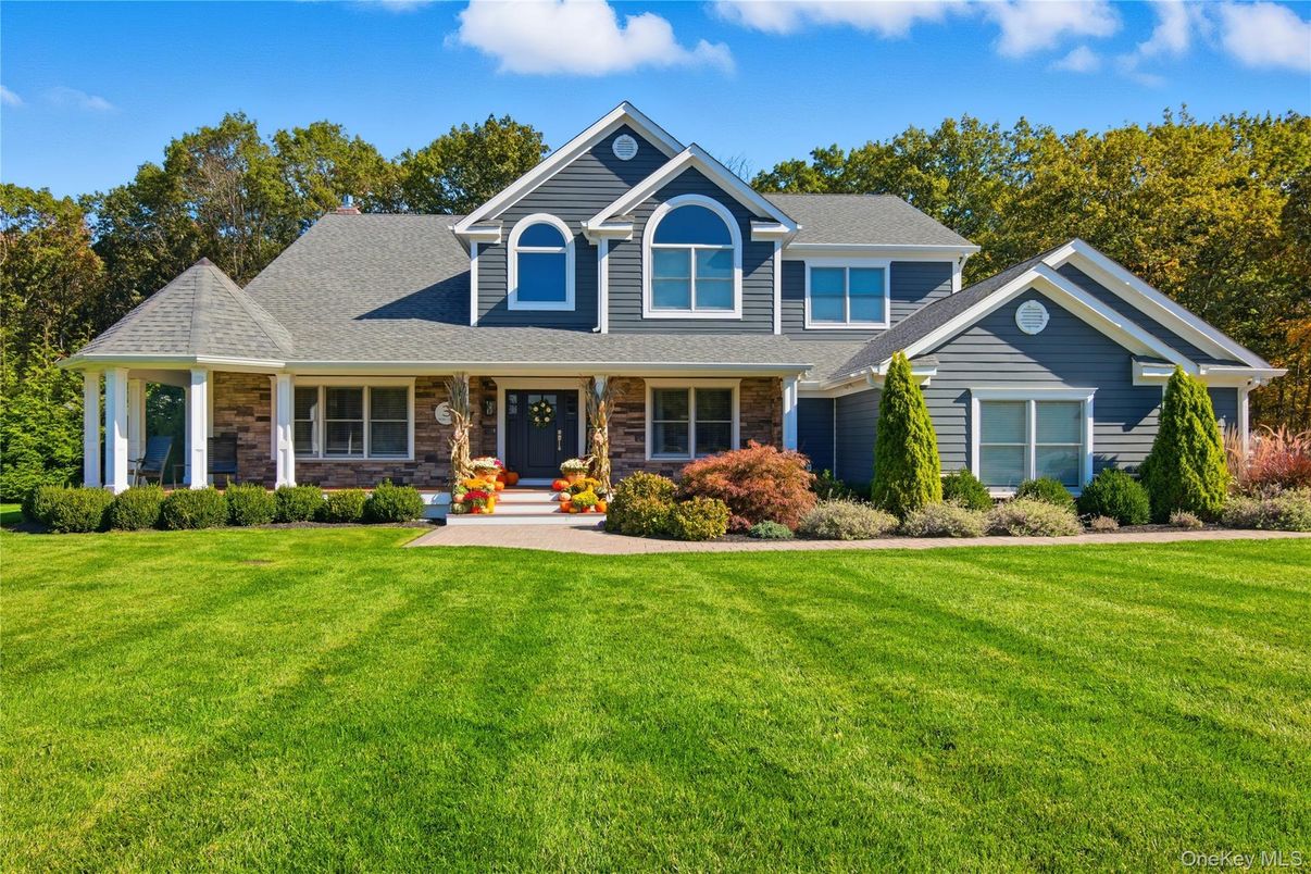 Exterior, Facade, Farmhouse