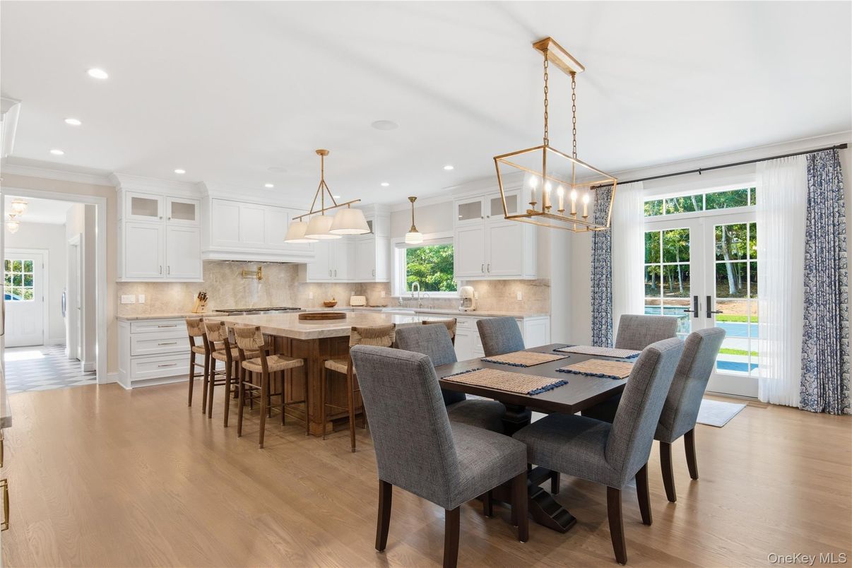 Chandelier, Dining room, Interior, Kitchen, Pendant Lights, Recessed Lighting, Wood Texture Flooring