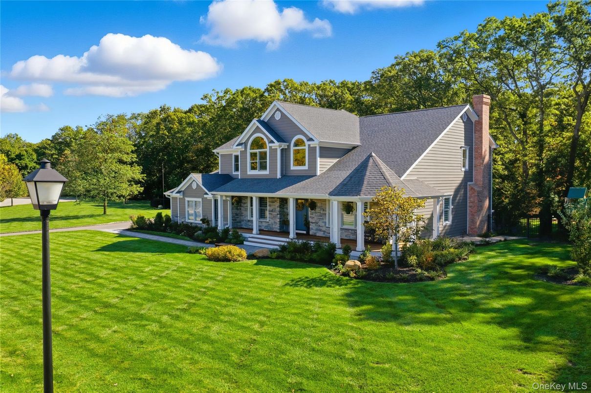 Backyard, Exterior, Facade, Cape Cod