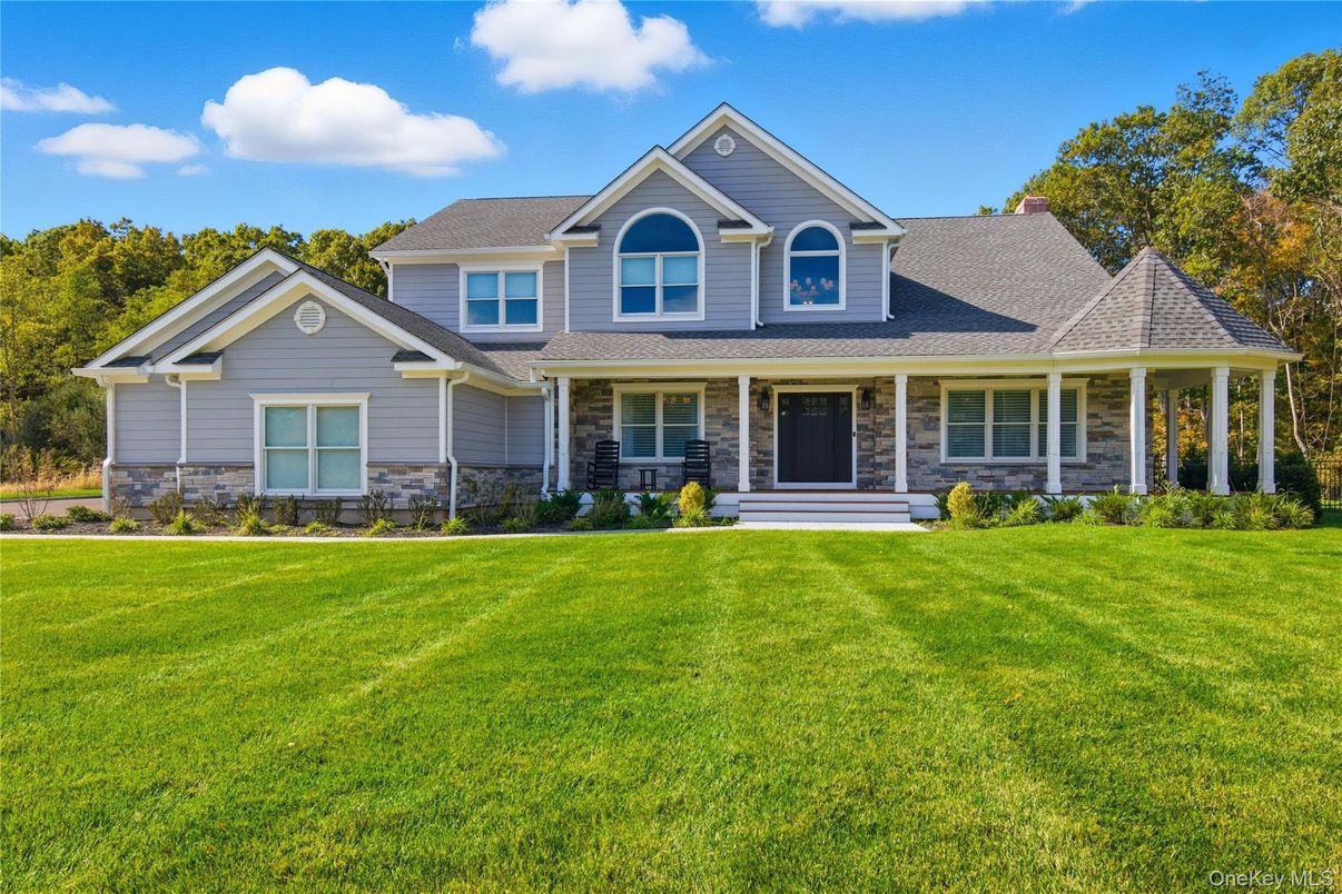 Exterior, Facade, Farmhouse