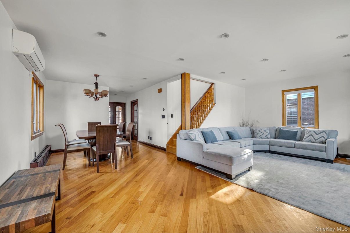 Chandelier, Dining room, Interior, Living room, Recessed Lighting, Wood Texture Flooring