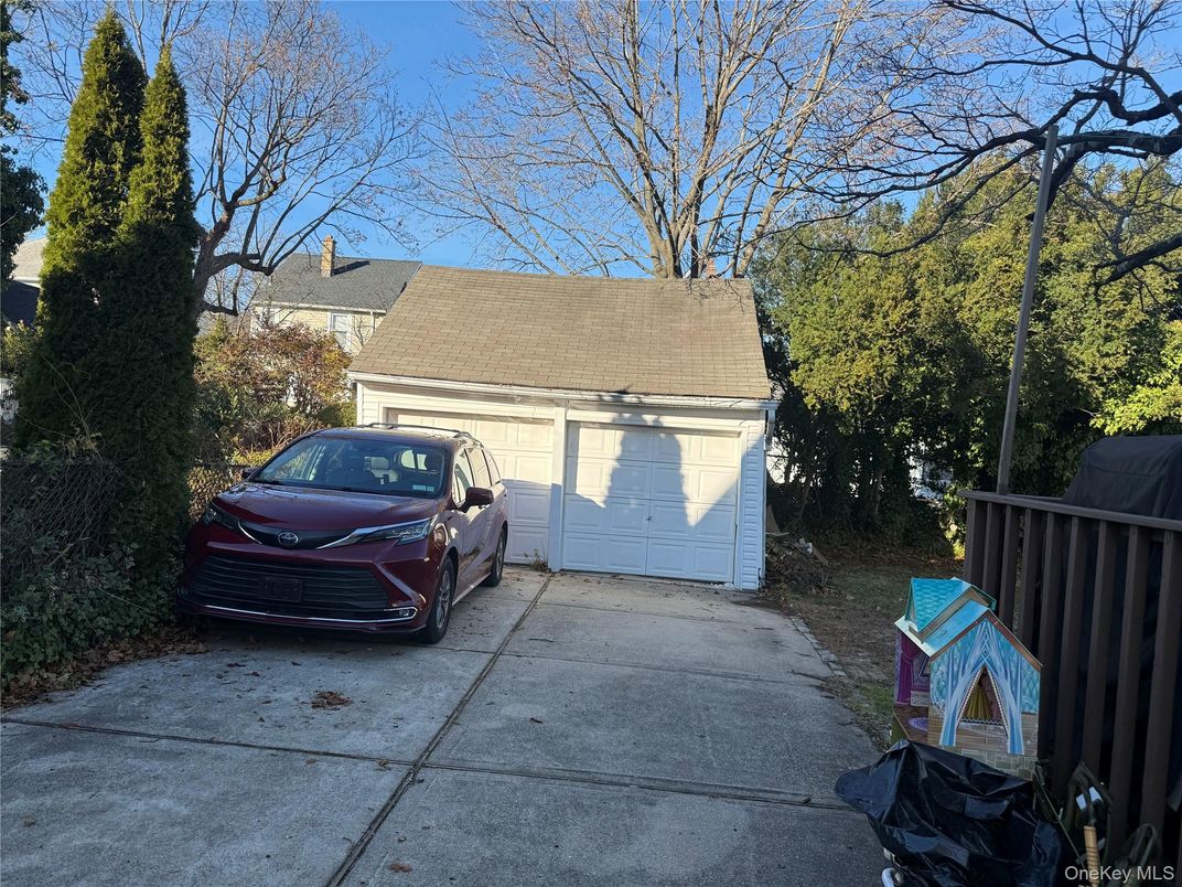 Detached Garage, Exterior